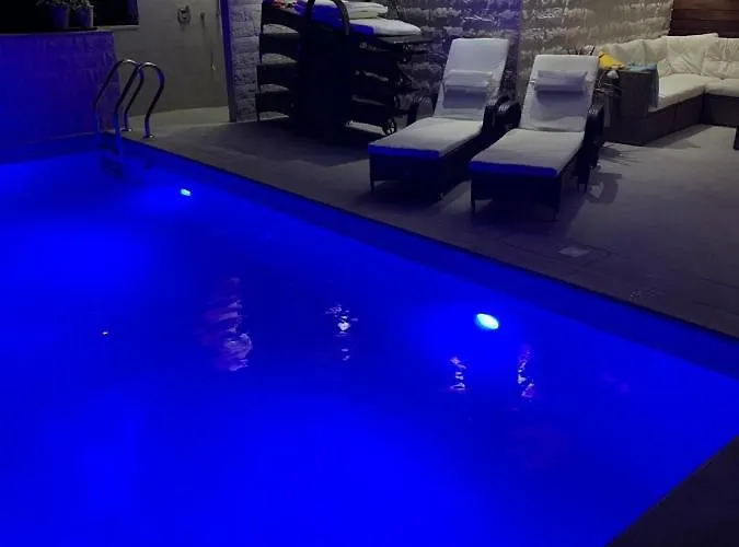 Polly Apartments With Swimming Pool
